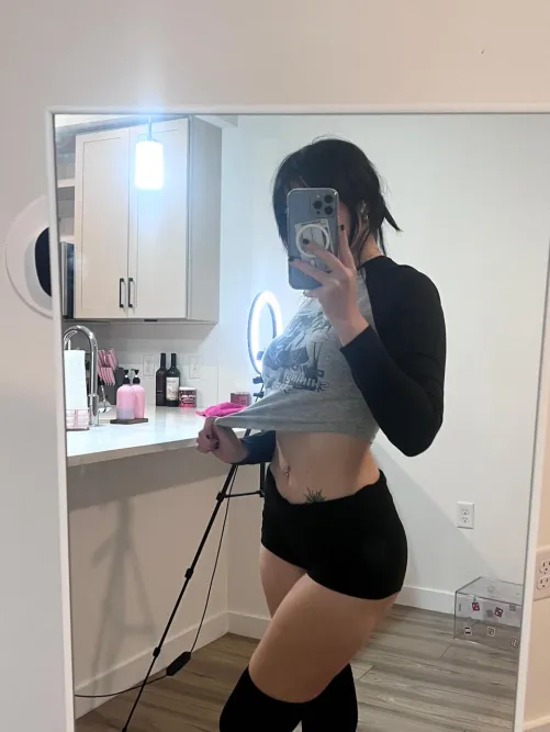Thumbnail Here to Slay: ScarletWhisper23's Bold Statement | SexyButNotPorn