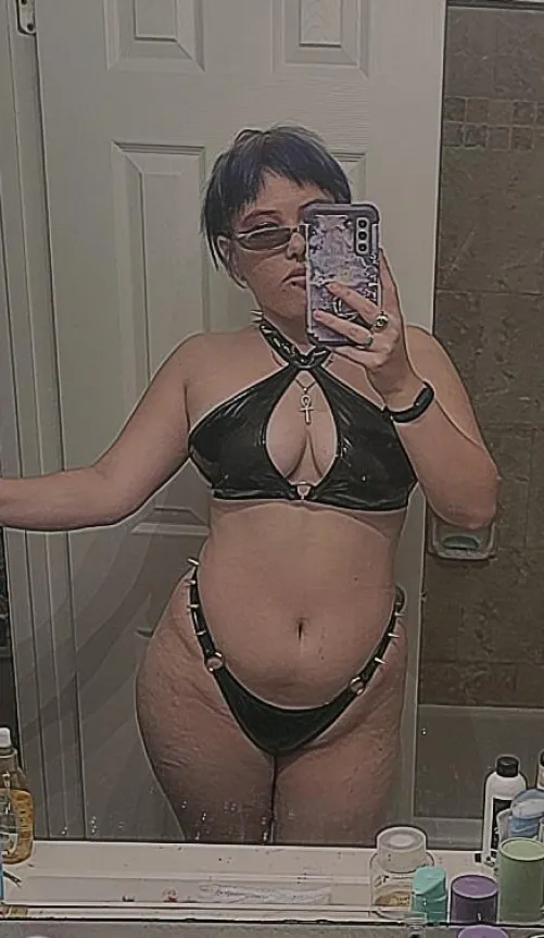 Thumbnail Sultry Mix: Big Boobs, Thick Thighs, and Latex | arsenictoxicity | PunkGirls