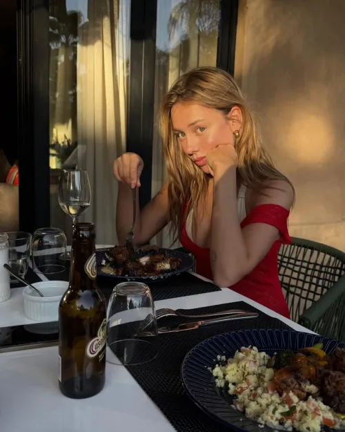 Thumbnail Honeybadger4563 Explores the Glamour of CelebsGW with Ester Exposito
