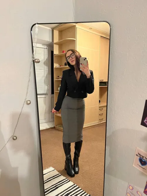Thumbnail Chic and Classy: My Beloved Pencil Skirt | SweetieKittyHeart