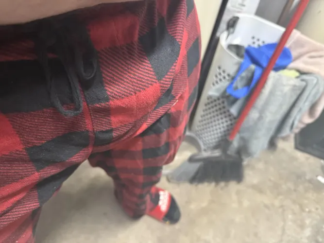 Thumbnail 35 Bi Bulge Confessions Unveiled by hornytrucker75883