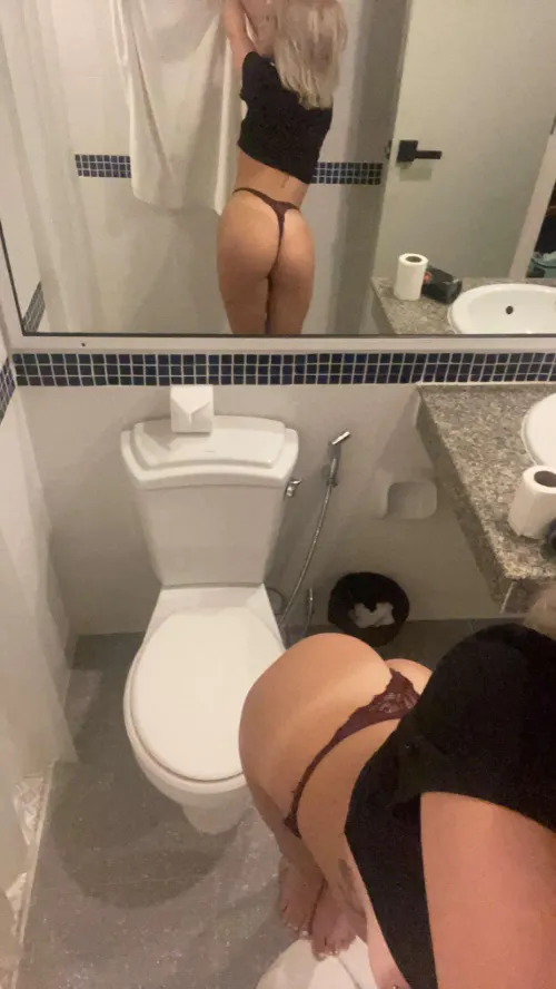 Thumbnail Celebrate the Weekend with Isabellamilosevic1's Naked Revelations