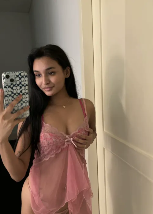 Thumbnail Discover ravenhaired Vibes: evinholtdwyerkxz in Enchanting Lingerie