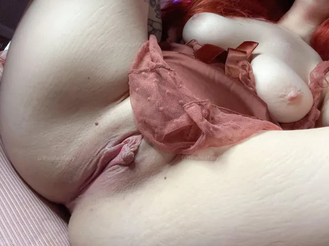 Thumbnail Rubbing a Pretty Girl's Clit for Good Luck by thestwafairy | ThickThighs