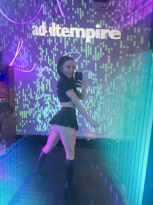 Thumbnail Experiencing AVN in Vegas: All About collegesluts | More-Park8309