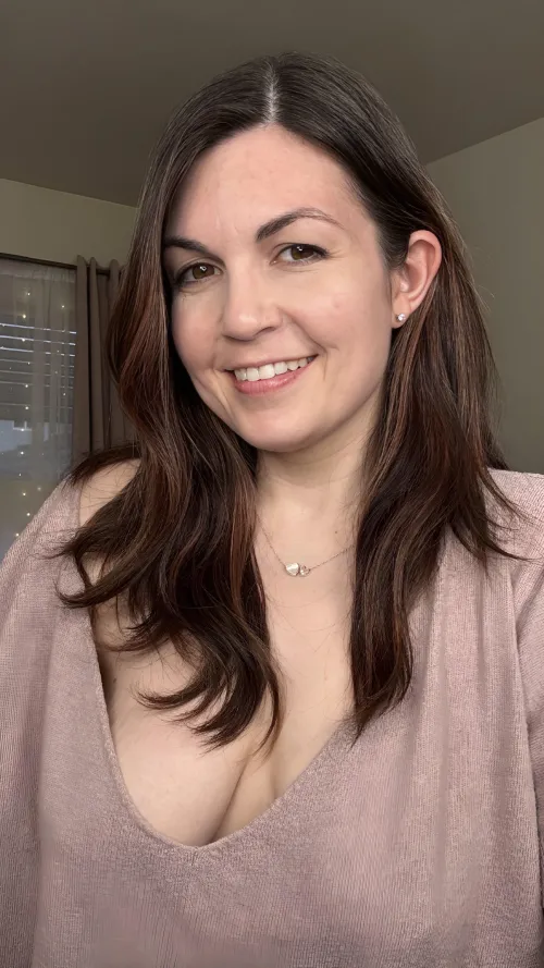 Thumbnail Kate_Lust's Natural Beauty Unveiled: A Makeup-Free Revelation