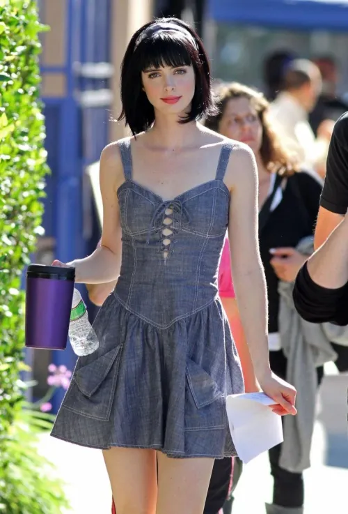 Thumbnail Appreciating the Charm of Krysten Ritter by AdrianW3 | PrettyGirls