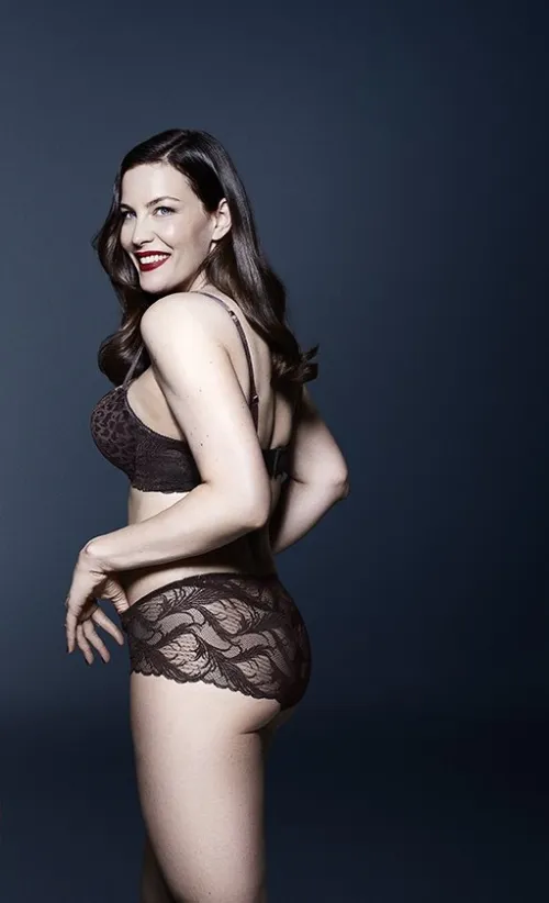 Thumbnail SonaBuvelleLOL's CelebrityButts Journey: The Alluring Liv Tyler Edition
