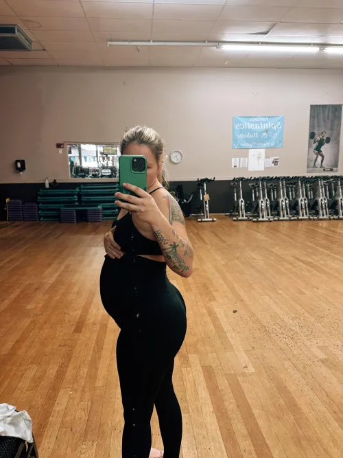 Thumbnail pregnantporn: The Strength of a Pregnant Body with Better-Disaster-73