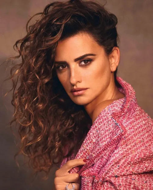 Thumbnail Pretty Girls: Discovering Penelope Cruz by chipichandal
