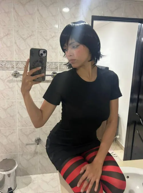 Thumbnail Happy_Whispers' Mesmerizing Mavis Cosplay | cosplaygirls