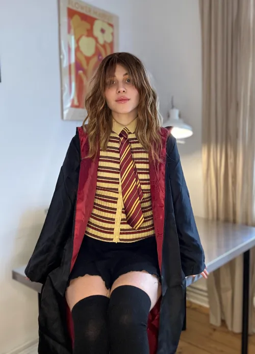 Thumbnail Hermione Granger Cosplay - Cutieporn98's Transformation