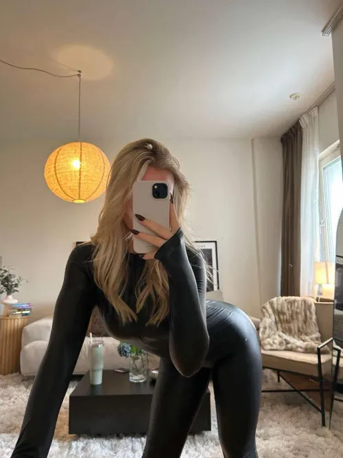 Thumbnail Discover Why Leather Reigns Supreme with Sure-Net-1628