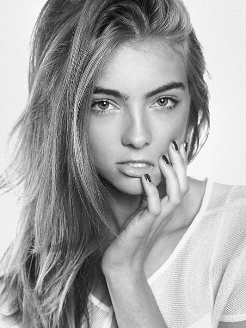 Thumbnail Ellie Krause: A Glimpse into the World of PrettyGirls by Environmental_Log418