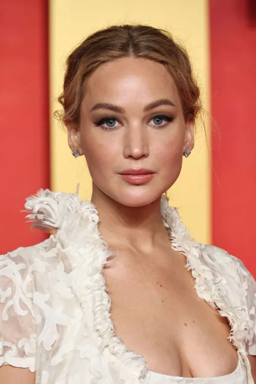 Thumbnail Admire the Elegance of Jennifer Lawrence | JustAnEUGirl | Gentlemanboners