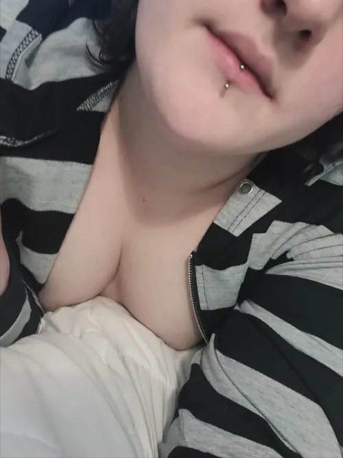 Thumbnail Connect with Perc-Princess: How's Everyone's Day Going? OnlyFans101 Update