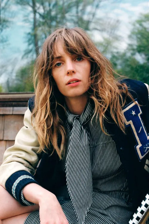 Thumbnail Maya Hawke - Discover the Beauty | PrettyGirls by RaymondLeggs