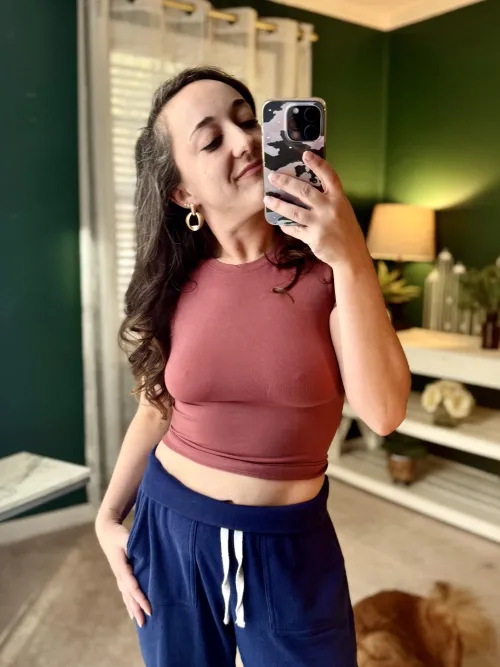 Thumbnail Everyone's Favorite Shirt: Dixiehills' braless Story