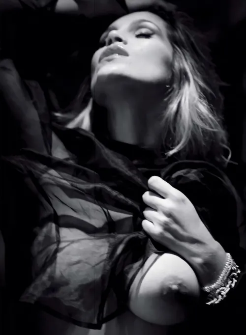 Thumbnail Ojrnew Introduces Flávia Alessandra's NSFWfashion