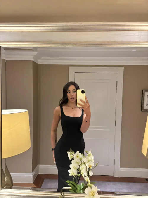 Thumbnail Day Out on the Town with My Friends by CherryDiva_ in tightdresses