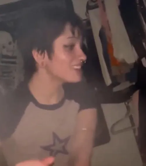 Thumbnail Questioning Identity: 'Does anyone have this vid or know who she is' - Batteryredditorbo3 on pornID