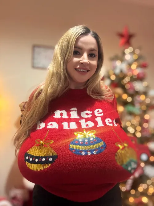 Thumbnail Xmas Treat: Unveiling 2busty2hide Sensations