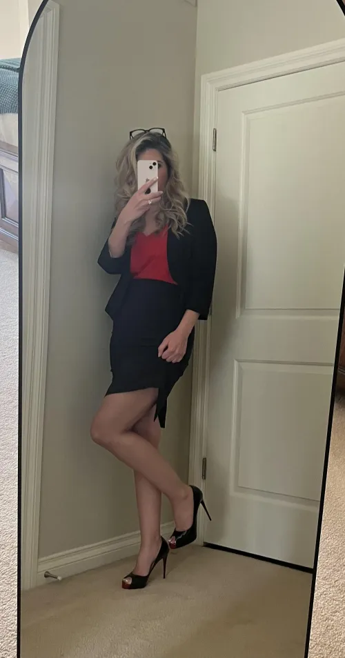 Thumbnail Blonde Work Day Hustle with legally_mel