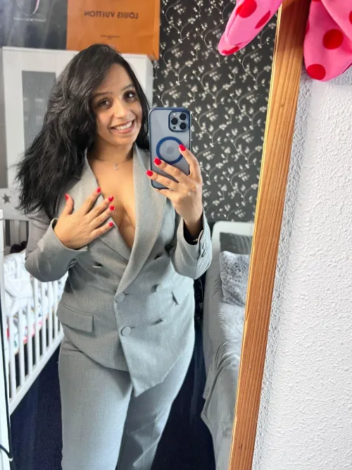Thumbnail Maximizing Pleasure: The Life of a Milfie by Galadriel69_ in Milfie Category