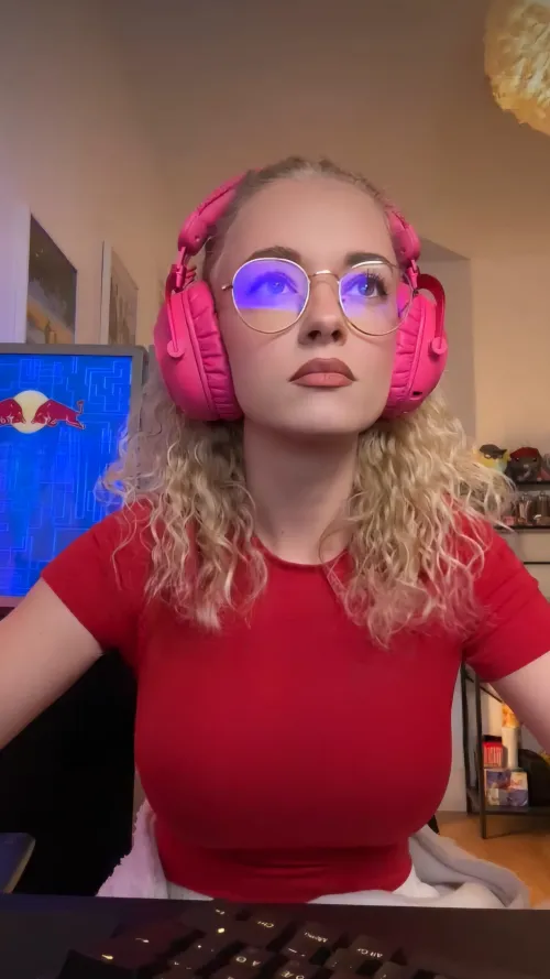 Thumbnail Gamer Girl Do Be Gaming: Insightful Article by NastyLoadSwallower | 2busty2hide
