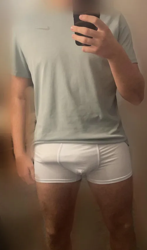 Thumbnail Post-Gym Undressing: Naive_Fall71's Straight Bulge Adventure