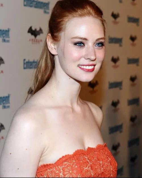 Thumbnail Discover the Beauty of Deborah Ann Woll with JustAnEUGirl