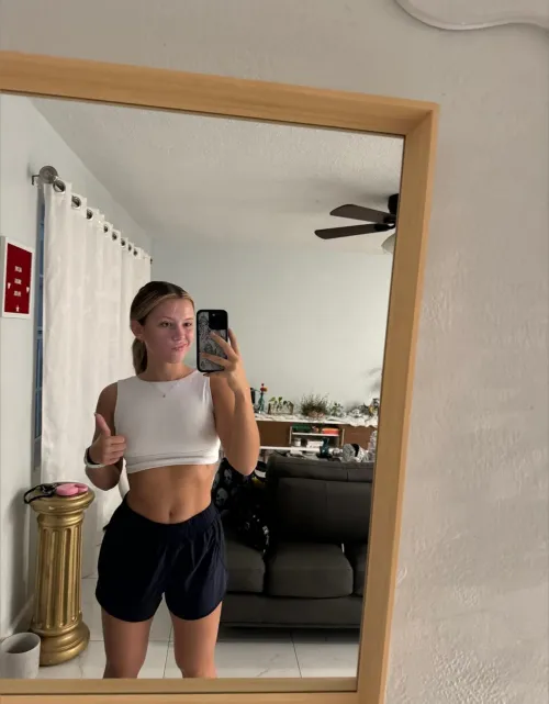 Thumbnail playfulblondiexx's Freedom in 'Showing Some Skin'