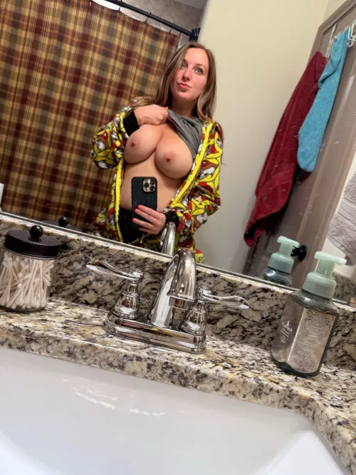 Thumbnail Sasha_jo94: Random Mirror Selfie Finesse in Nude_Selfie