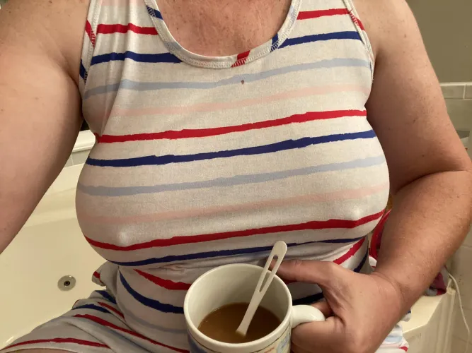 Thumbnail Experience Warm Mugs & Hugs with Frisky_Vanilla's Comforting Tale in Braless