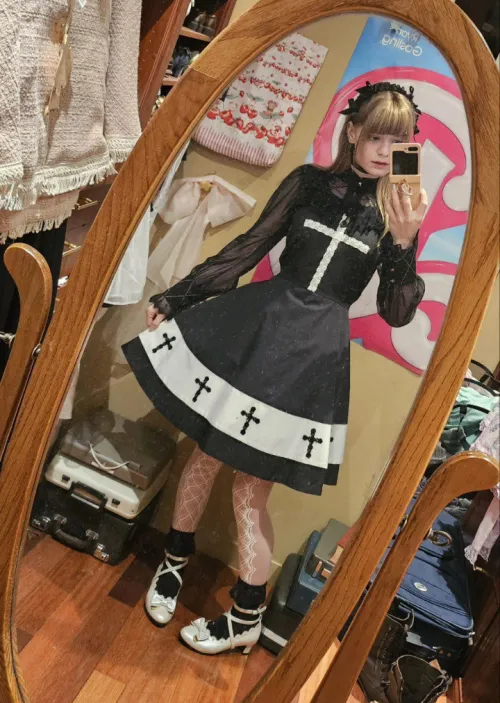 Thumbnail Captivating Gothic Christian Nunn Cosplay | FilmDependent2551