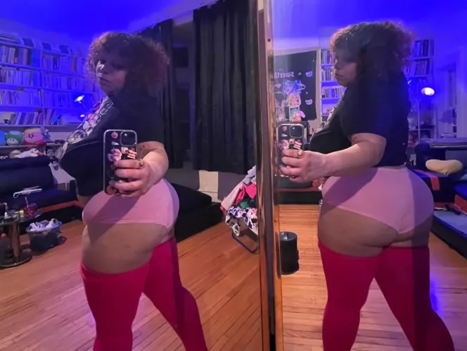 Thumbnail Peachy in Pink with TalkAccomplished6546 | BBW Category