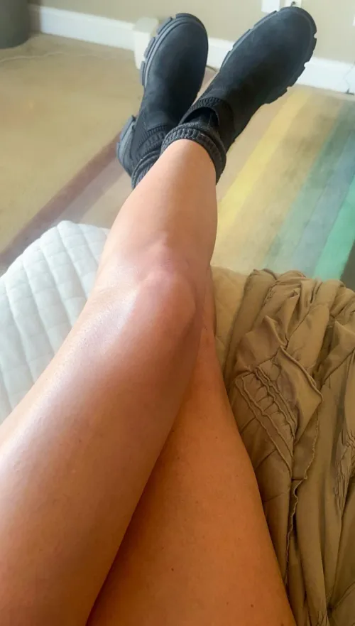 Thumbnail Casual Display: Legs On Show by Swift_jennis8 | legs