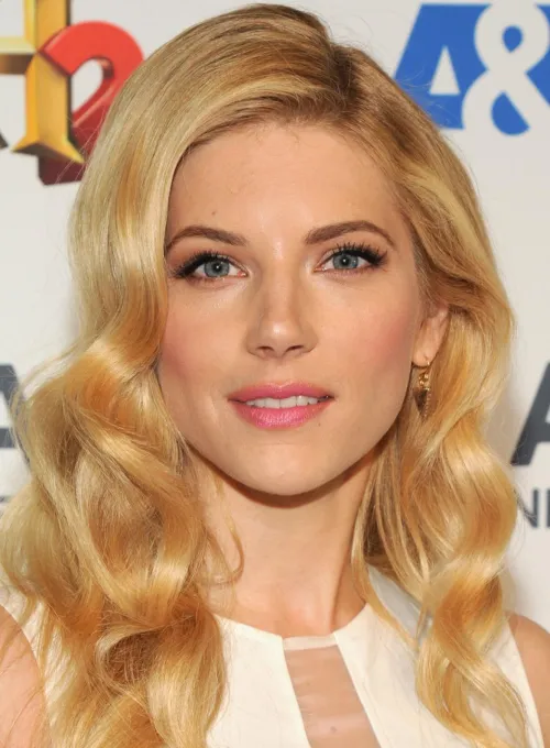 Thumbnail Katheryn Winnick: A Stunning Beauty | Ken789gh