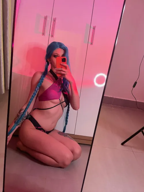 Thumbnail Dora Amber Cosplays Jinx from Arcane by Boun1942a1 | cosplaygirls