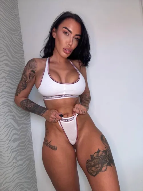 Thumbnail parismilann: Front or Back Wedgie Wonders in bimbofetish