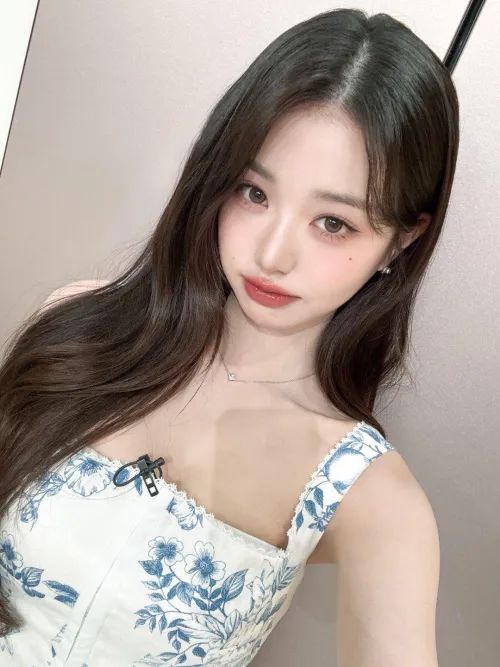 Thumbnail Exclusive Content of iveWonyoung by golden-coin7 in Kpopfap Category