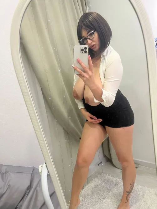 Thumbnail Hi Boss, I'm Your Assistant: Essential Tips from amokline809, the Secretary