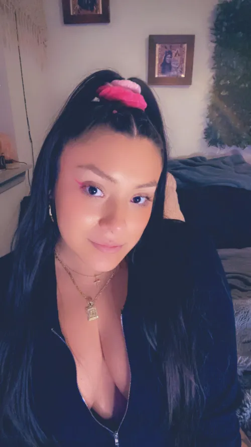 Thumbnail Lil_latina2424 Dazzles: Native American Latina Beauty Revealed