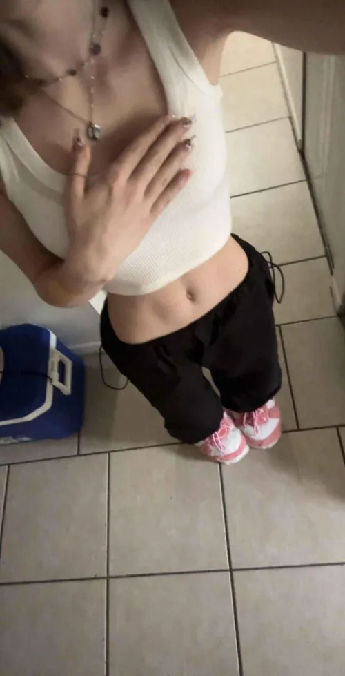 Thumbnail aveeno_skin_care Celebrates Midriff Fashion | croptopgirls