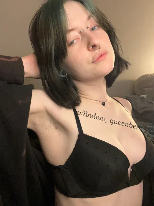 Thumbnail Caught You Staring! Addressing Armpit Fascination by findom_queenbee