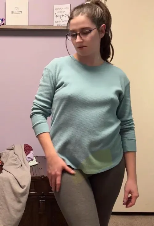 Thumbnail Scarletttfoxx's Bold Move: 'Obvious About Being Braless'