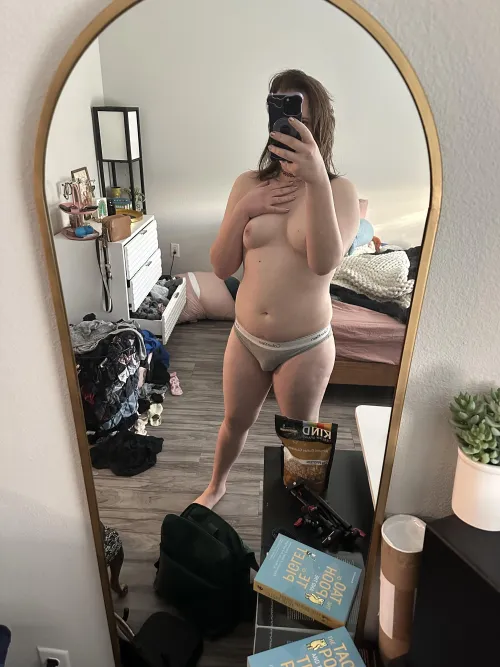 Thumbnail Join reylen0 in Room Cleaning Adventures | Nudes