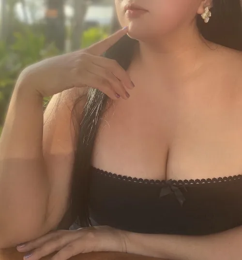 Thumbnail Indulge Your Senses: Cleavage Delights After Lunch - SexyAzucena | cleavage