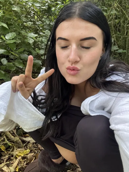 Thumbnail sophoalicexo: A Scenic View through Thick Thighs