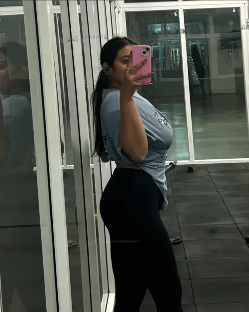 Thumbnail bullbob2020 Delves into the World of Saggy Delights